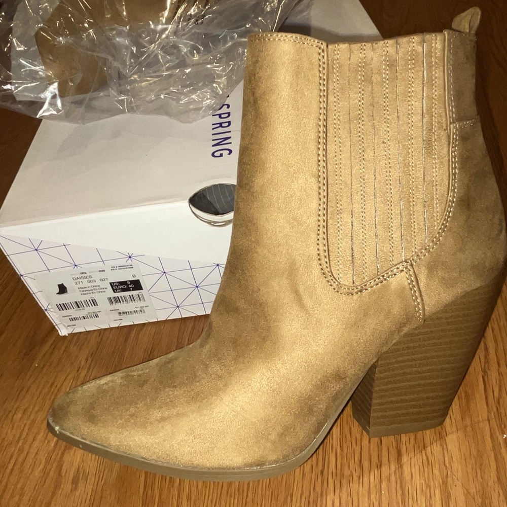Call It Spring Pointed Booties Ankle cowgirl comfort 3inch heel true to size 8.5